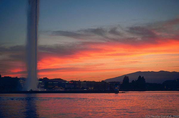 Geneva's water fountain at sunset